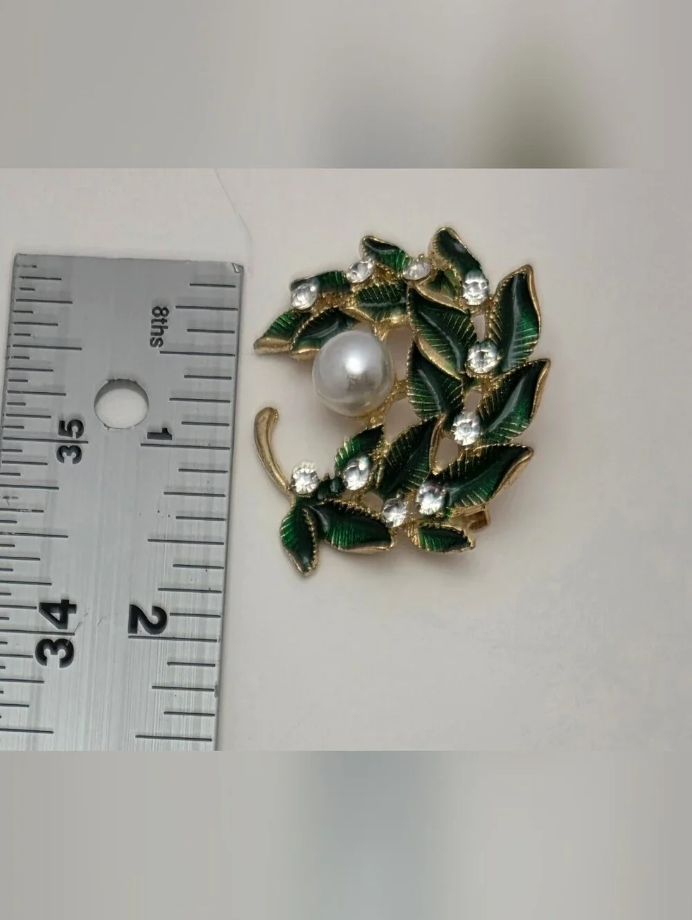 Source Unknown Gold-Tone Green Enamel Leaf Brooch with Pearl & Crystals